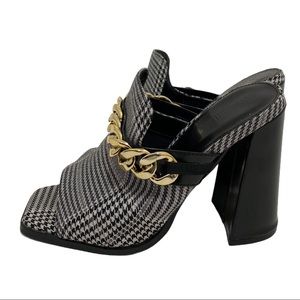 Forever 21 Open Toed Plaid Sandals with Gold Chain Detail